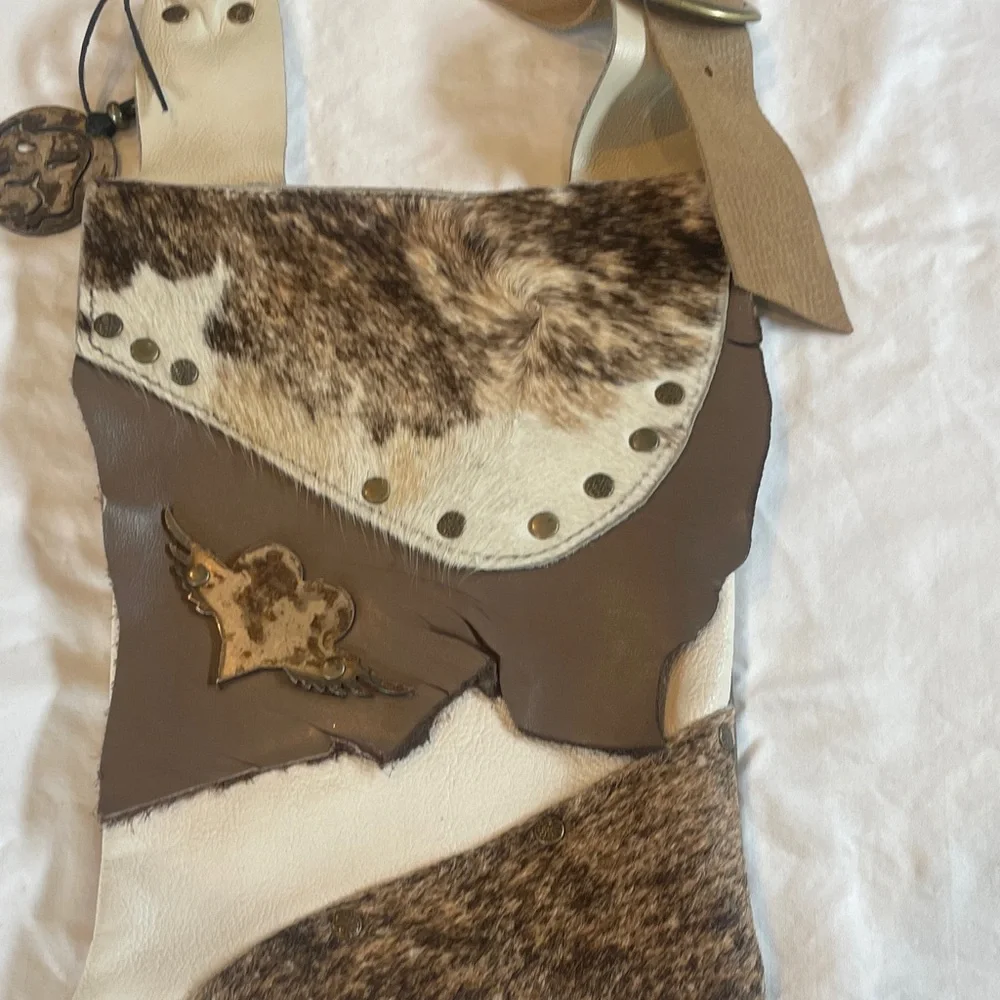 White buffalo creations leather crossbody bag
